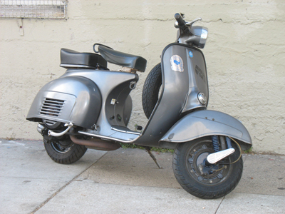 http://ongvove.files.wordpress.com/2010/07/1974_vespa_sprint.jpg
1974_Vespa_Sprint